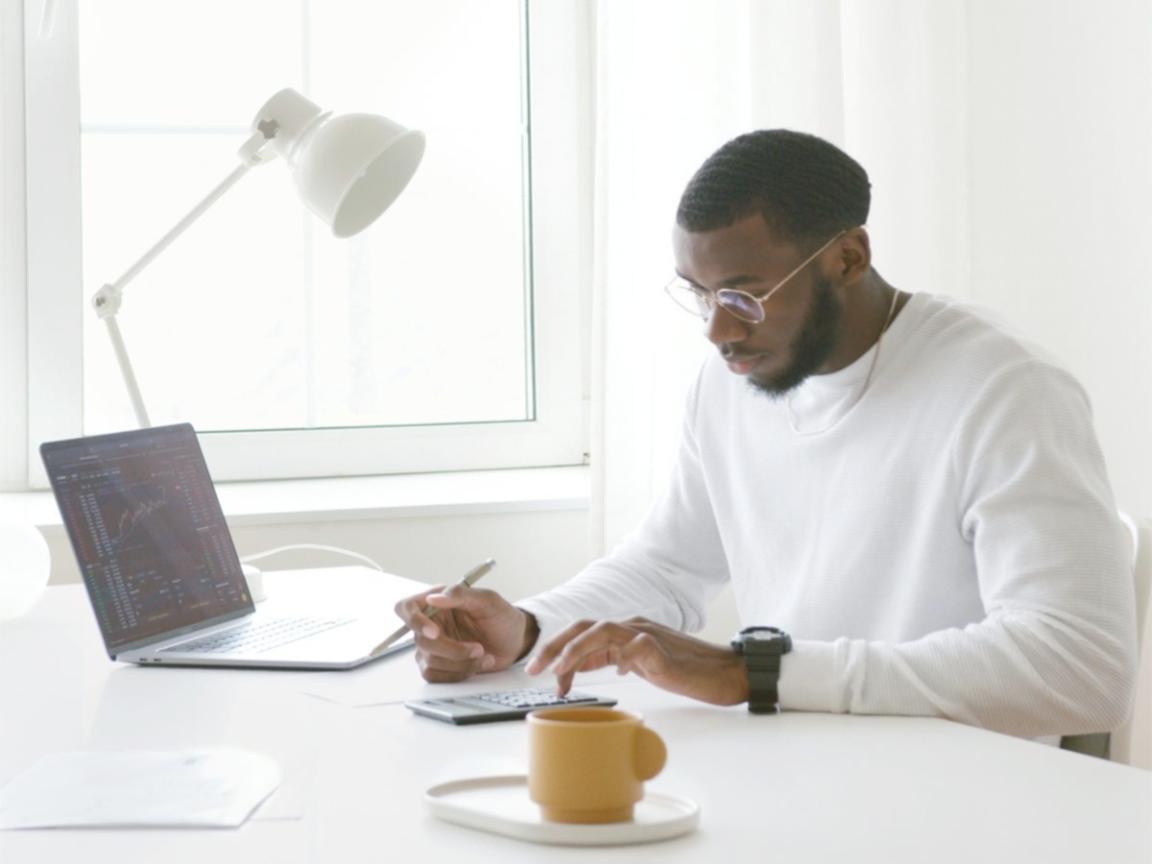Professional contextual advertising workspace